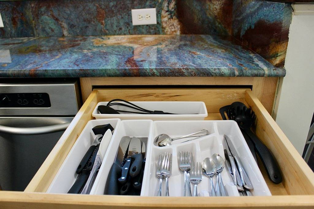 Ganze Wohnung, King Bed and Huge Windows in the Heart of Downtown Greensboro in Greensboro, Guilford County