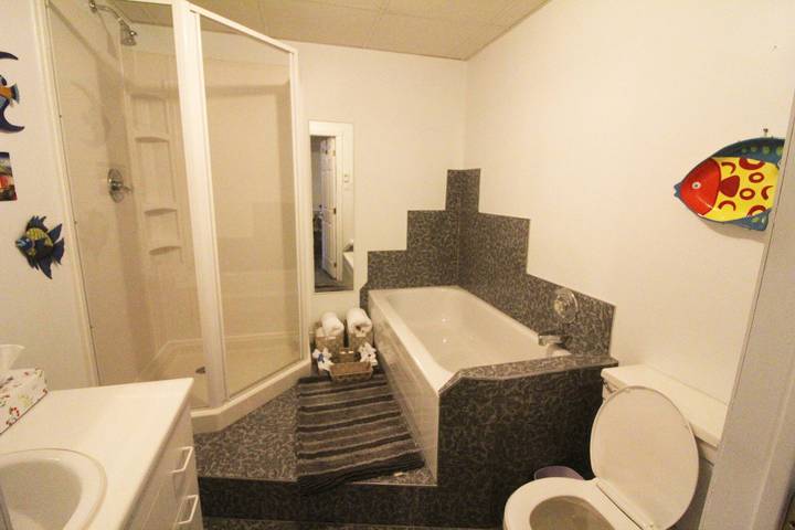 Dormitorio grande de Luther King Decoración moderna y relajada in Quebec