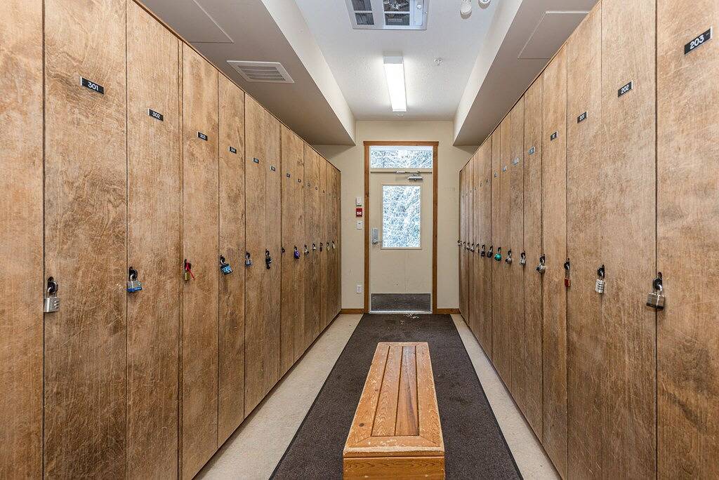 Ganze Wohnung, Amazing 2 Bedroom and 1 Bath Condo with Ski in/out Close to Silver Queen! in Silver Star