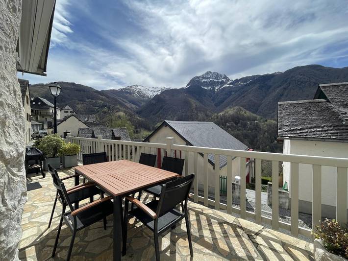 Gîte pour 6 personnes, avec terrasse dans vallée d'Aspe