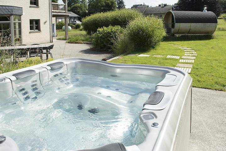 Gîte pour 2 personnes, avec jardin et sauna ainsi que terrasse et jacuzzi dans Hatrival - 2