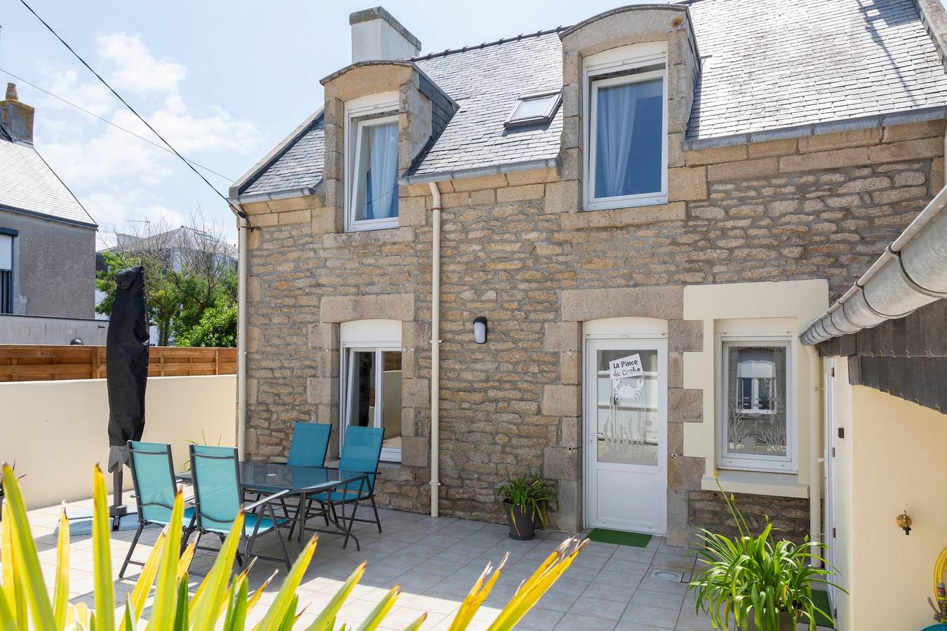Casa de vacaciones 'La Pince De Crabe À 300m De La Mer' con terraza privada in Guilvinec, Region de Quimper