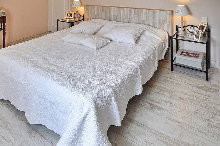 Gorgeous home in Graveson with Wifi in Graveson, Arles region