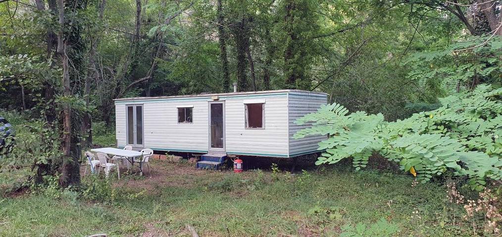 Location de vacances pour 5 personnes, avec jardin ainsi que piscine et vue à Escaro - 2
