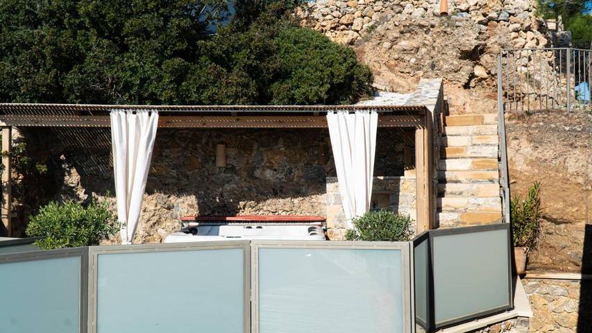 Location de vacances pour 5 personnes, avec jardin et vue dans Soúgia - 3