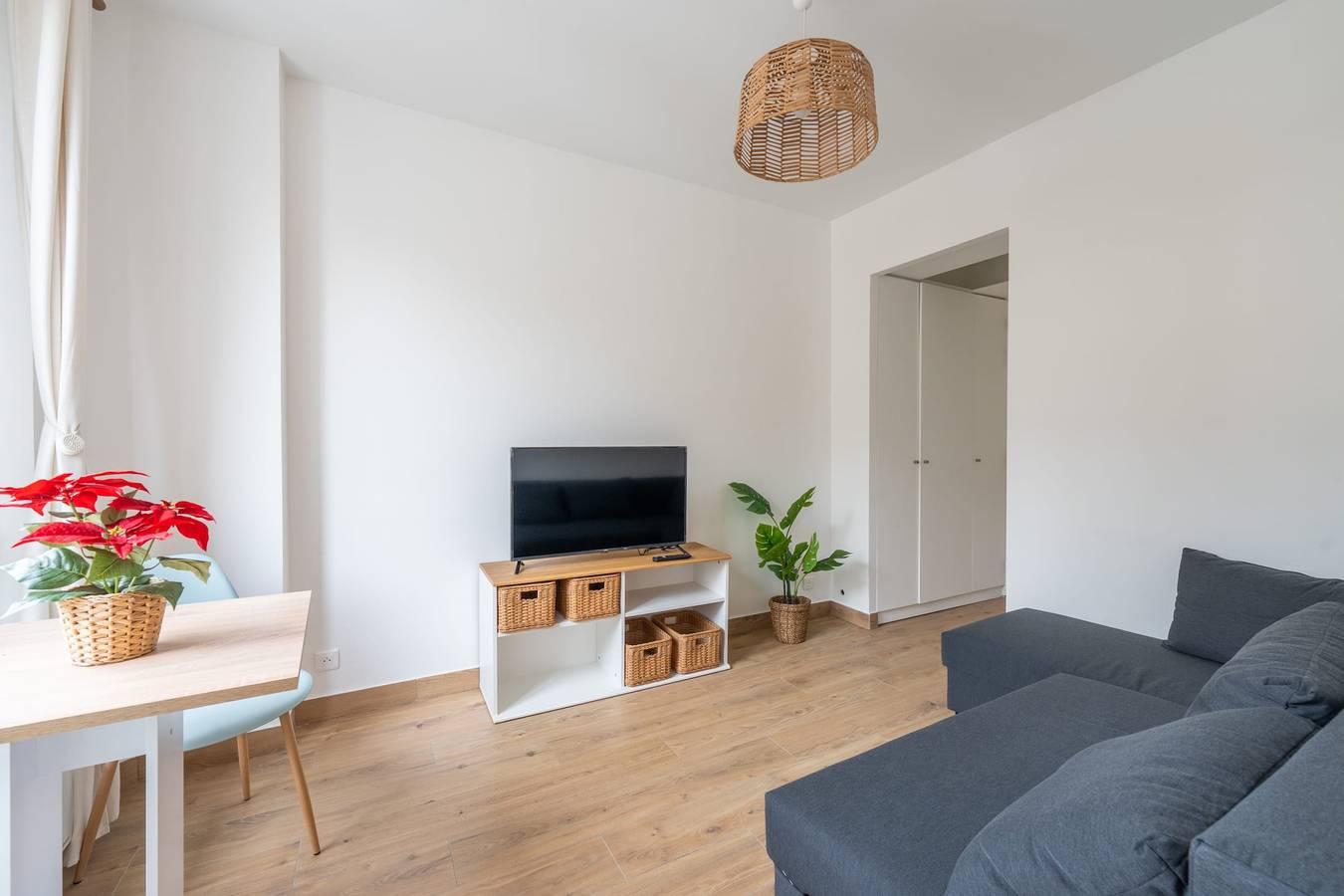 Studio entier, Le Michelet - Studio - Proche Paris in Saint-Ouen, Seine-Saint-Denis