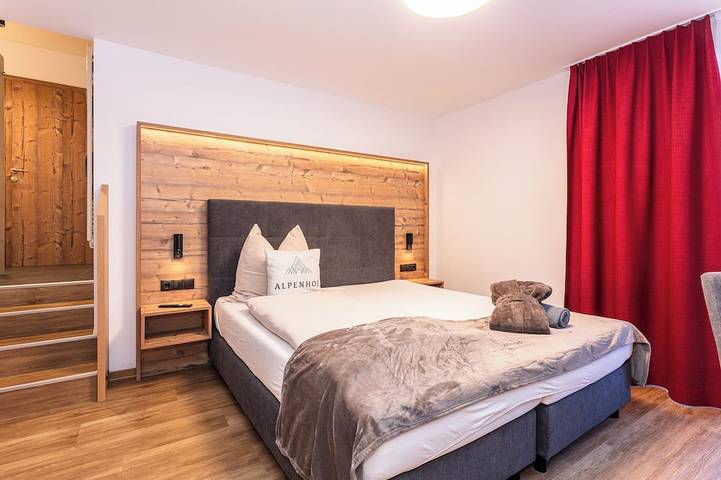 Appartement entier, Centrally located apartment hotel, right next to the cable car, wellness breakfast in Werfenweng, Tennengau