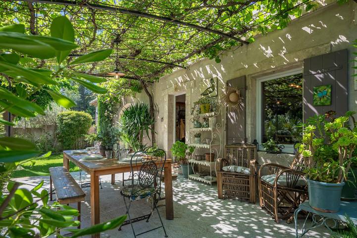 Location de vacances pour 10 personnes, avec piscine et jardin, animaux acceptés à Paradou - 2