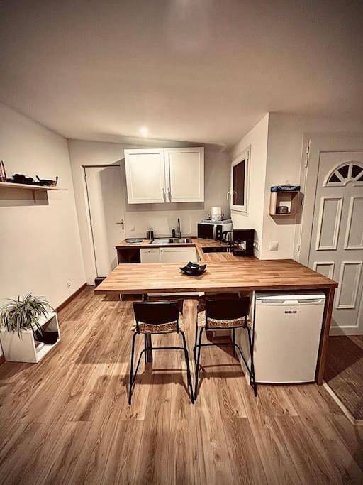 Location de vacances pour 2 personnes, avec jardin à Poses (homonymie) - 2