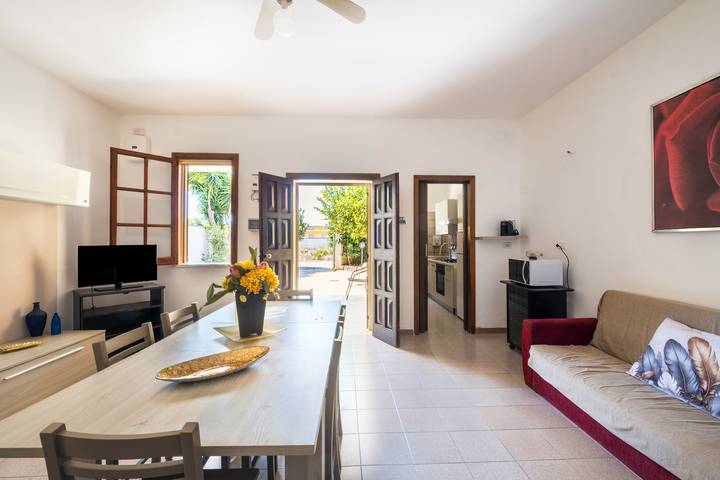 Location de vacances pour 10 personnes, avec jardin, animaux acceptés à Sant'Isidoro - 2