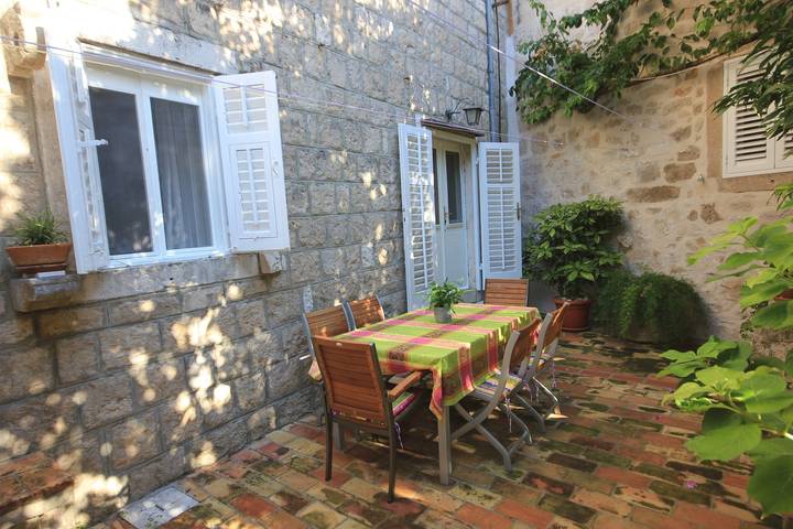 Location de vacances pour 5 personnes, avec Balcon/Terrasse à Cavtat