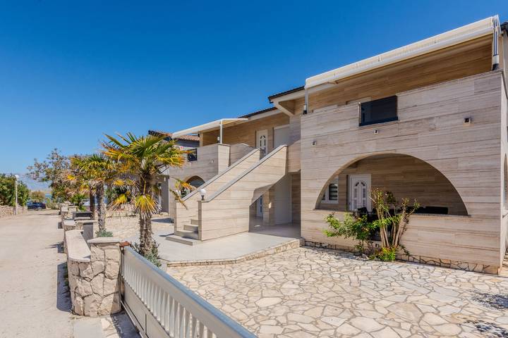 Gîte pour 6 personnes, avec Terrasse ainsi que Jardin et Vue dans Vir
