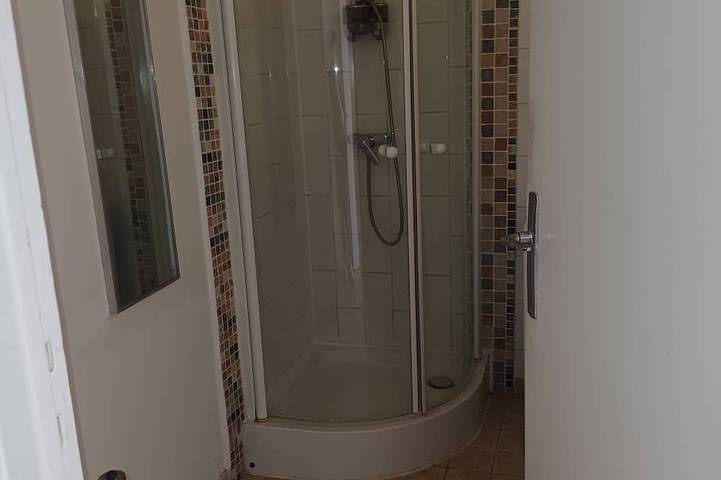 Ganze Wohnung, Spacious studio apartment with a view of Paris. Top floor with elevator in 13e Arrondissement, Paris