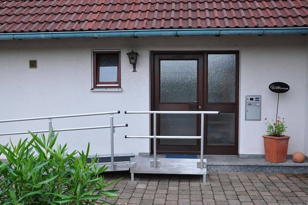 Ganze Wohnung, Ferienwohnung „Bunte Burg“ - Bunte Burg in Ebenweiler, Region Bodensee-Oberschwaben