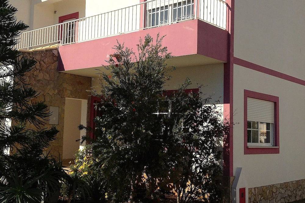 Privat basseng og havutsikt in Ferragudo, Faro-distriktet