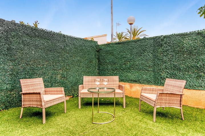 Apartamento entero, Apartamento 'Casa Molins' con piscina compartida, terraza privada y Wi-Fi in El Palmar, Costa Blanca