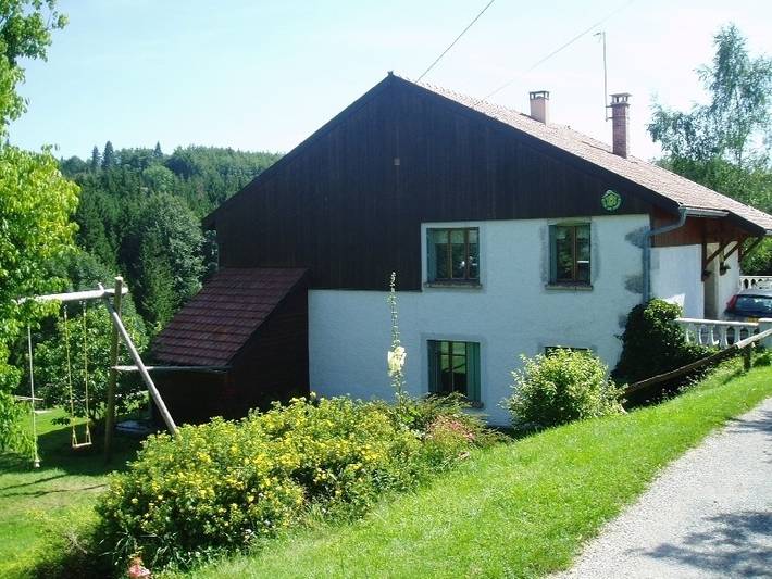 Gîte pour 6 personnes, avec Terrasse ainsi que Jardin et Vue à Longchaumois