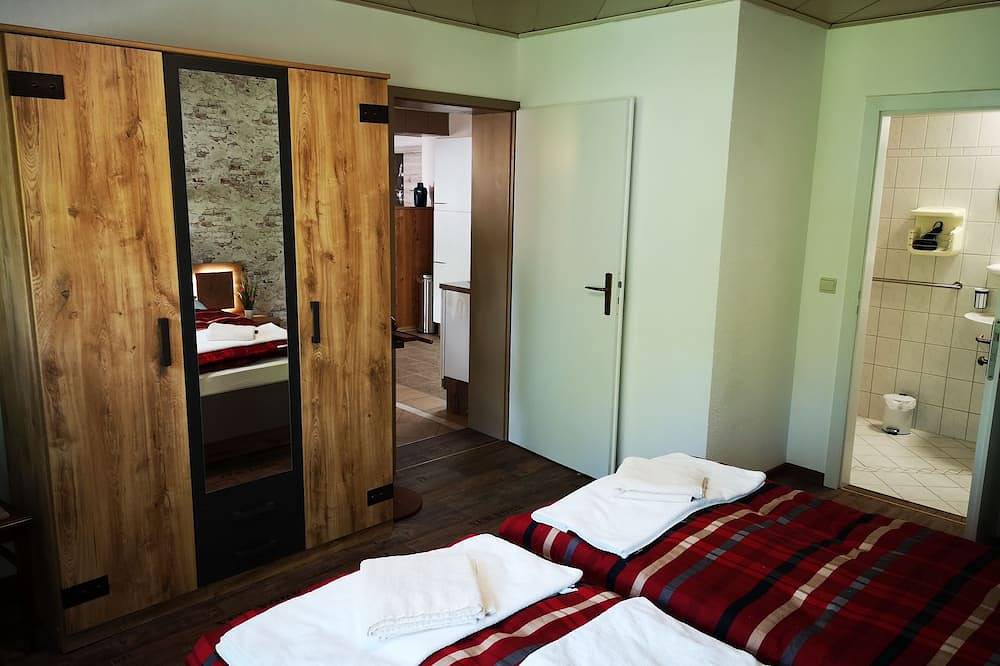 Ganze Wohnung, Neu eingerichtet Ferienwohnung für bis zu 4 Gäste in Elbenau, Schönebeck (Elbe)