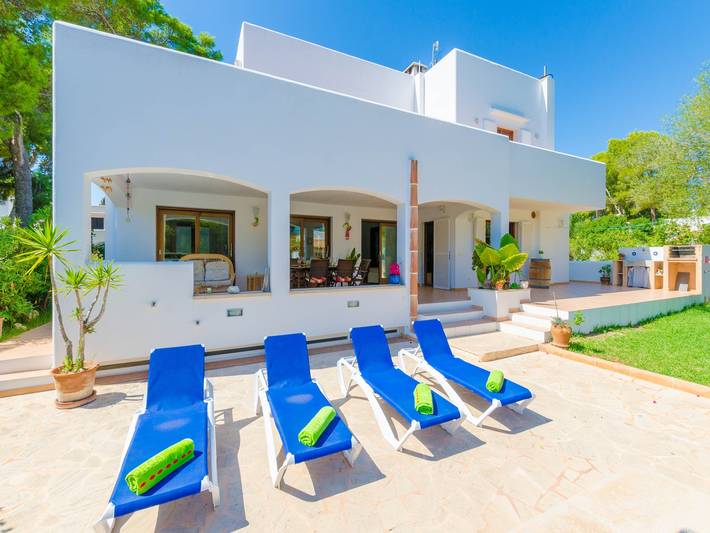 Chalet für 8 Personen, mit Terrasse und Garten sowie Pool in Santanyí