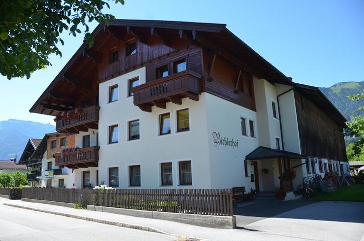 Ferienwohnung für 4 Personen, mit Balkon, kinderfreundlich in Radfeld