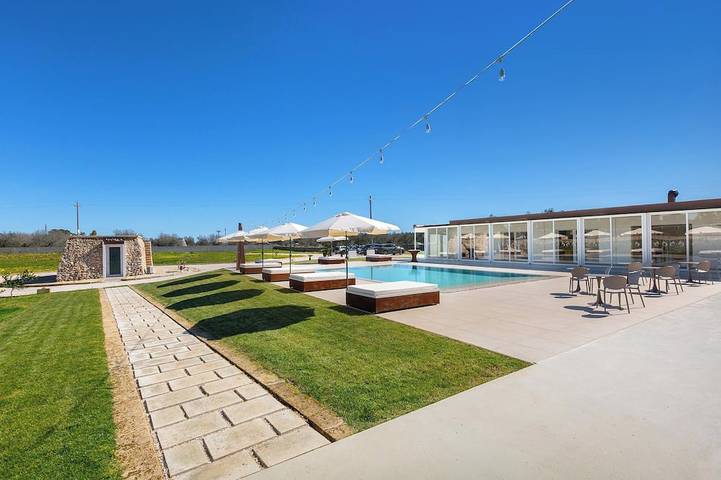 Hotel for 4 people, with hot tub and pool - 1