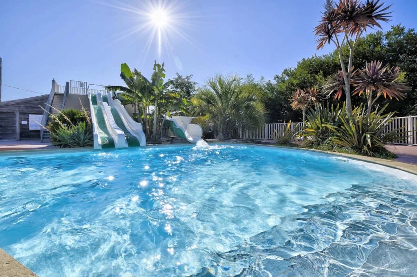 Camping 3 étoiles - Parc aquatique - ccafeg0 in Plobannalec-Lesconil, Region de Quimper