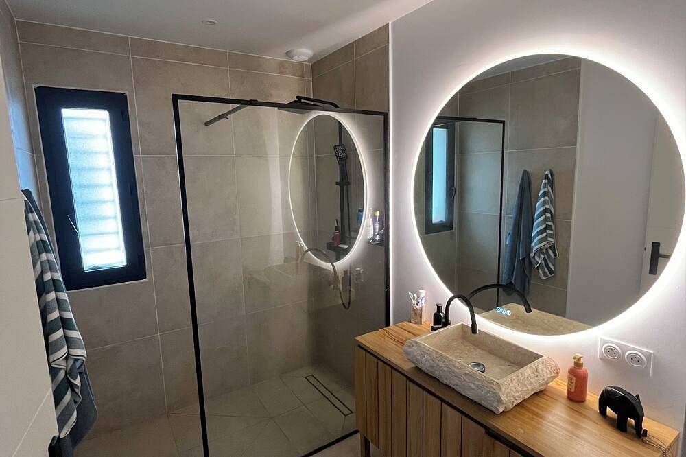 Single-storey house with swimming pool in a very quiet area in Baixas, Region de Perpignan