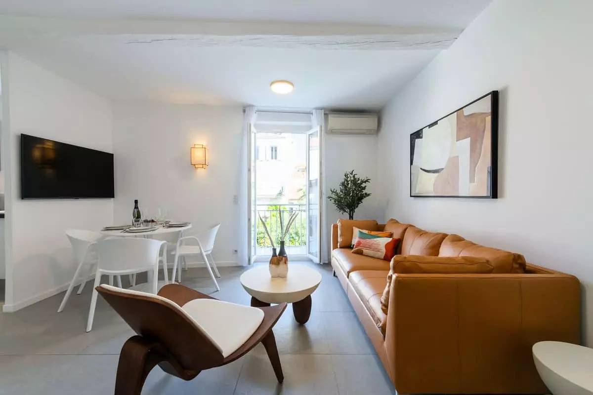 Entire apartment, 3P Terrace & Calm Cannes Centre in Cannes, Mediterranean Coast (France)