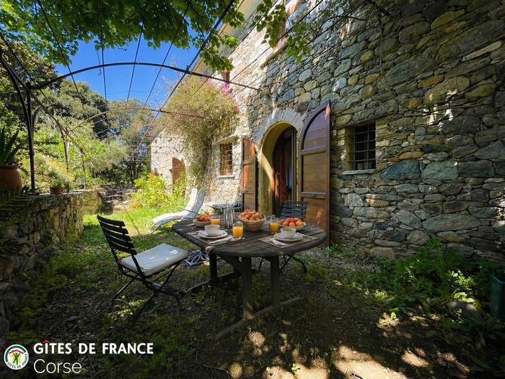 Gîte pour 2 personnes, avec Terrasse ainsi que Jardin et Vue à Patrimonio - 3