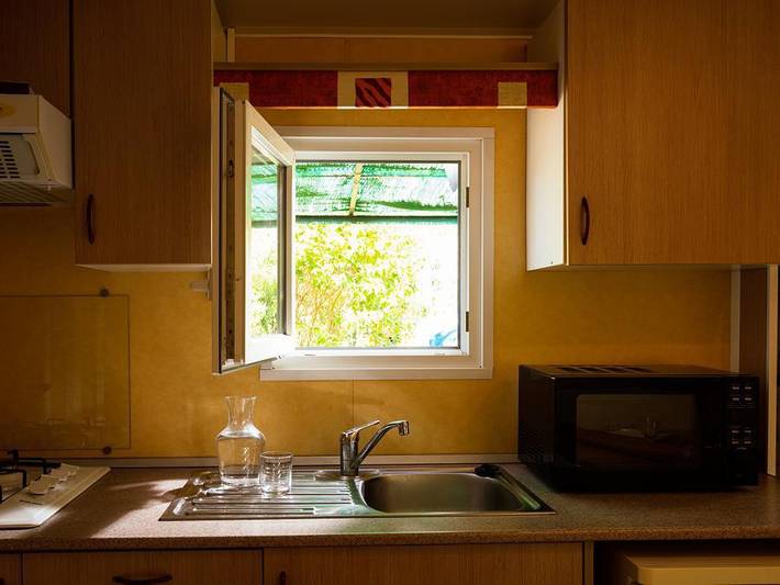 Mobil home pour 4 personnes, avec bassin pour enfant, animaux acceptés à Montolieu - 4