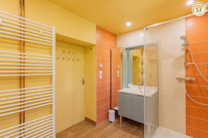 Location de vacances pour 10 personnes, avec jardin à Saillenard - 2