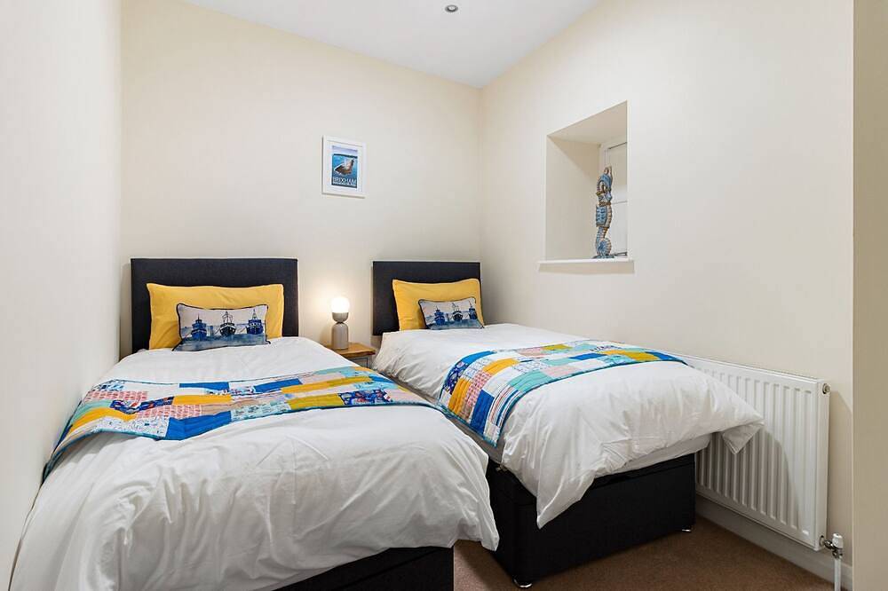 Old Mill Court is a charming, dog-friendly two-bedroom cottage in Brixham in Brixham, Torbay