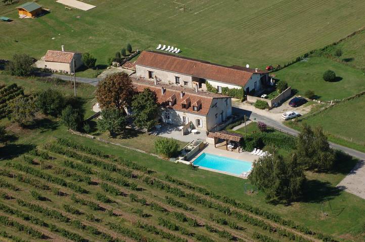 Gîte pour 4 personnes, avec bassin pour enfant et jardin, adapté aux familles à Gageac-et-Rouillac