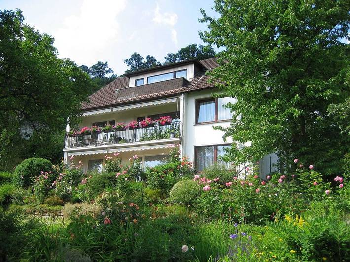 Ferienwohnung für 3 Personen, mit Garten und Balkon sowie Ausblick in Hann. Münden