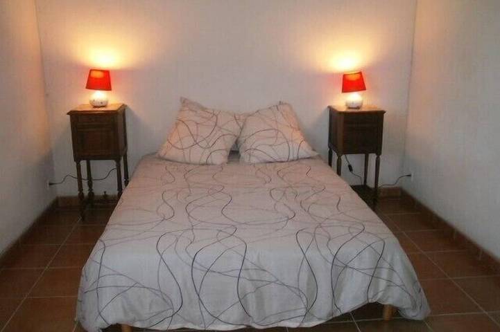 Location de vacances pour 8 personnes, avec jardin et terrasse à Le Garn - 3