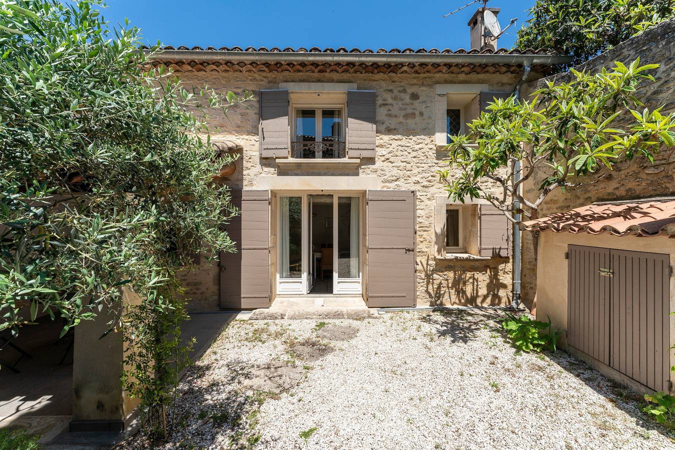 ‘Le Mazet en Provence de Cabrières-d’Avignon Gordes Luberon’ with Terrace, Private Garden & Wi-Fi in Cabrières-d'Avignon, Parc naturel régional du Luberon