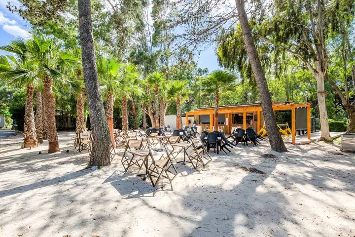 Mobil home pour 4 personnes, avec terrasse et piscine, animaux acceptés dans Port des Marines de Cogolin - 4