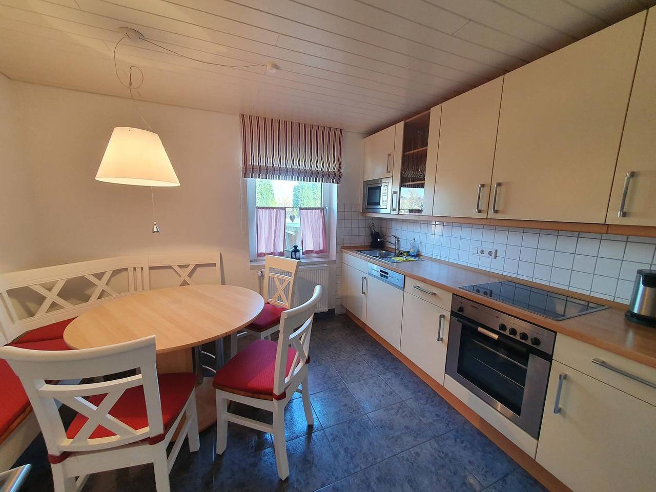 Ganze Wohnung, Ferienhaus am Leuchtturm: Strandnah mit Garten, Wlan & Parkplatz in Wyk auf Föhr (Stadt), Wyk auf Föhr