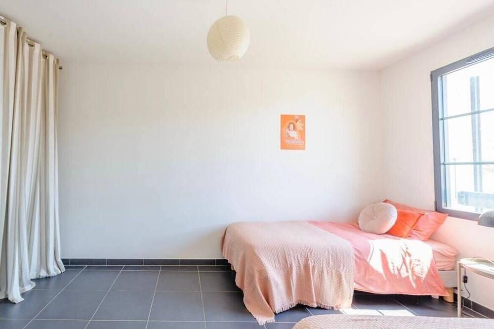 Bright house in the heart of the village-100m from the ocean-6people in Angoulins, La Rochelle region