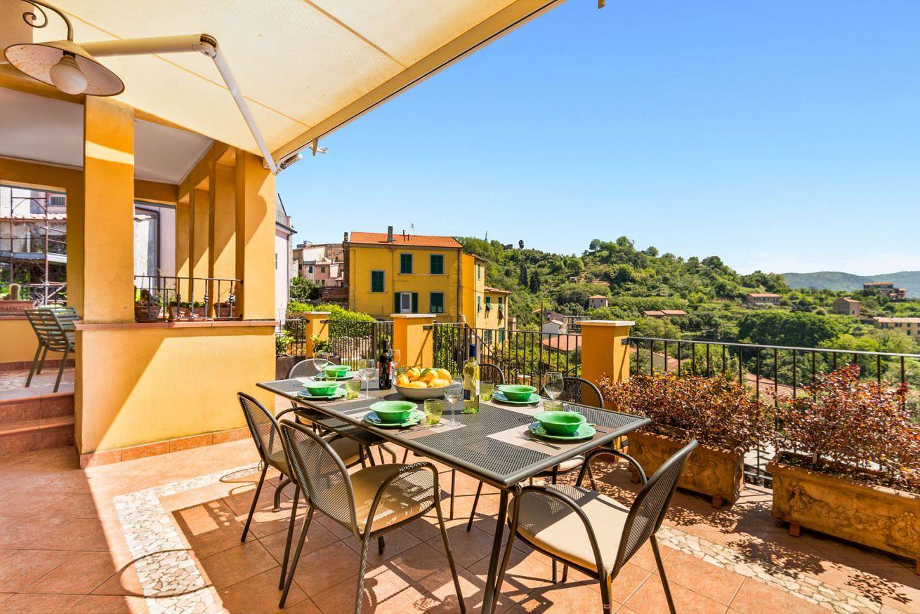 Casa Limoncino · Elegant House with Sea View Terrace in Pitelli, La Spezia