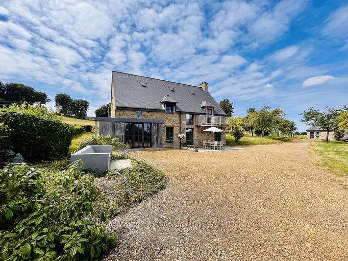 Gîte pour 6 personnes, avec piscine, animaux acceptés dans Vire Normandie