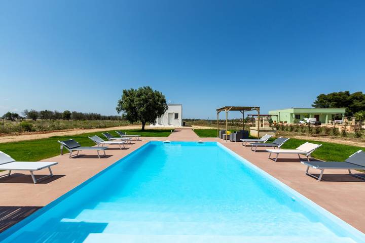B&b per 9 persone, con giardino e piscina, con animali domestici a Lequile