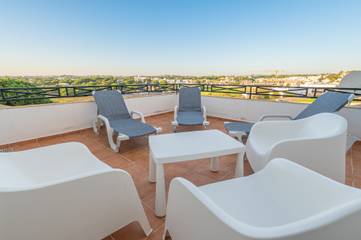 Apartment for 8 People in Olhos de Água, Faro District, Photo 3