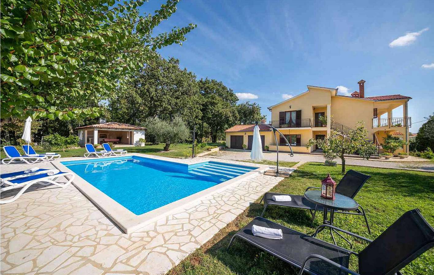 Ganze Ferienwohnung, Charmante Ferienwohnung mit Pool, Terrasse, Klimaanlage und WLAN in Grad Poreč, Porec und Umgebung