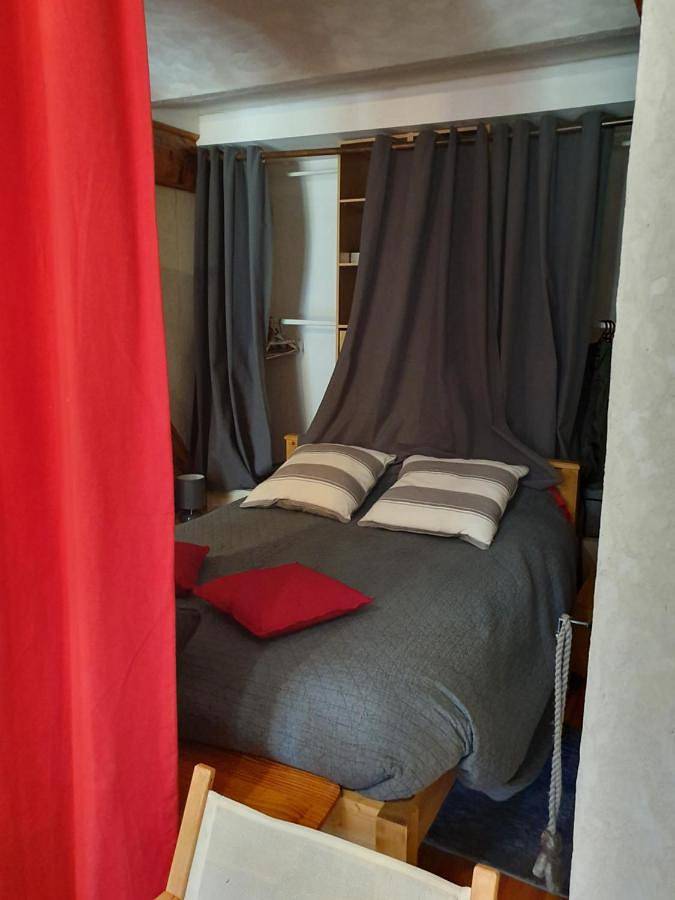 Gîte pour 9 personnes, avec Balcon ainsi que Terrasse et Vue à Ornon