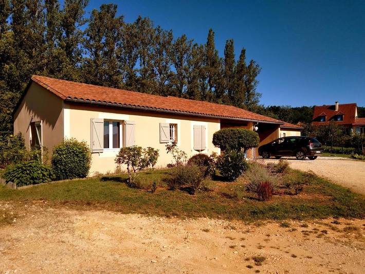 Chambre d’hôte pour 2 personnes, avec vue ainsi que terrasse et jardin à Sarlat-la-Canéda