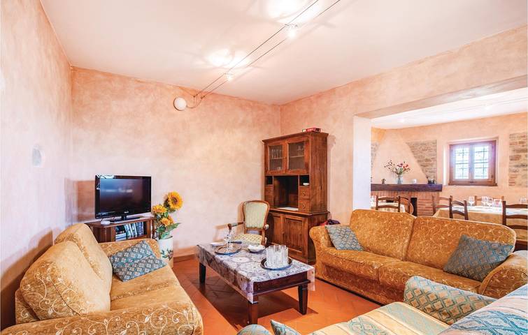 Appartamento di 360 mq con piscina, parcheggio e internet in Vicchio, Firenze province