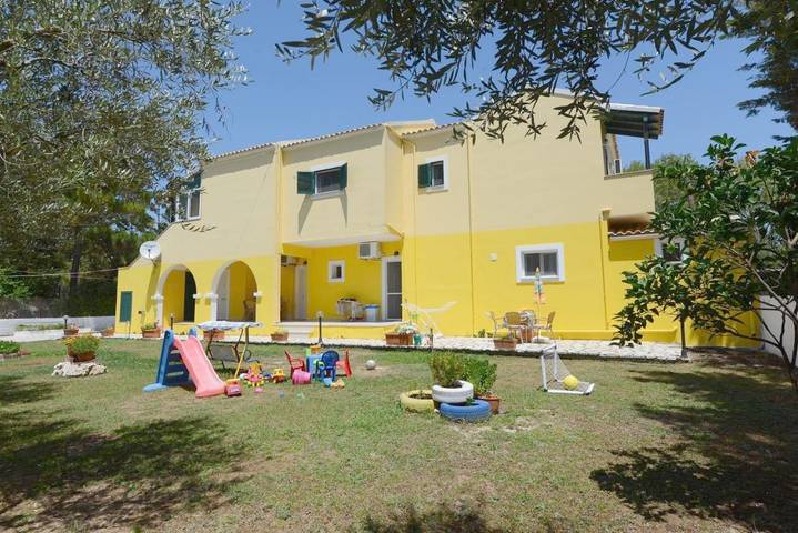 Ferienwohnung für 6 Personen, mit Balkon und Terrasse sowie Garten und Ausblick
