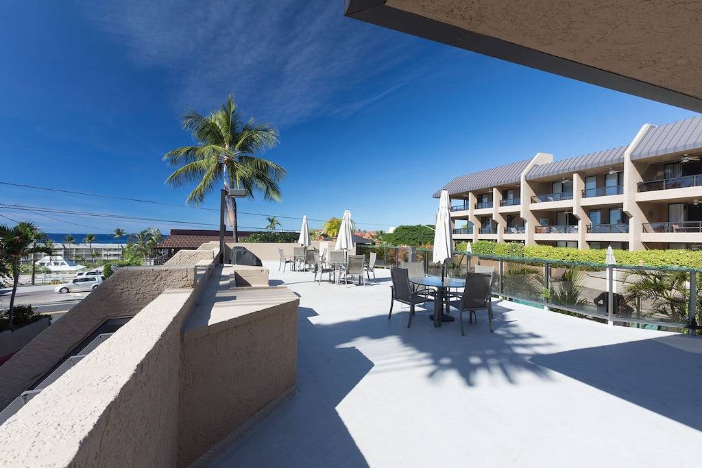 Ganze Wohnung, Kona Pacific D526. Kostenlose Klimaanlage und Wlan! Zu Fuß in die Stadt in Kailua-Kona, South Kona