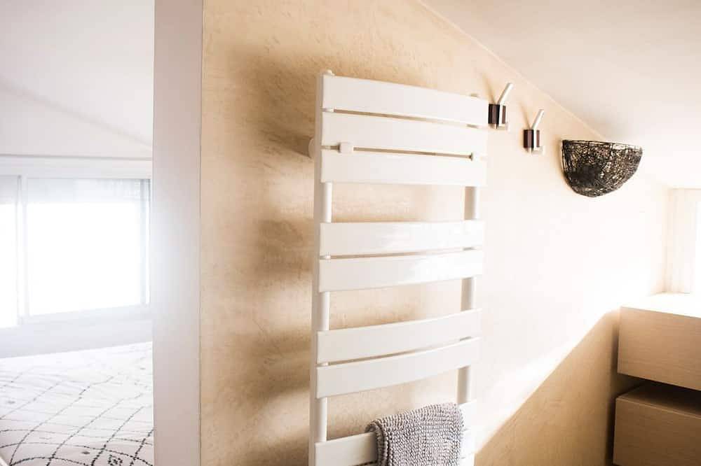 Stylish 6-bedroom villa in popular town near Nîmes and Montpellier in Gallargues-le-Montueux, Côte méditerranéenne (France)